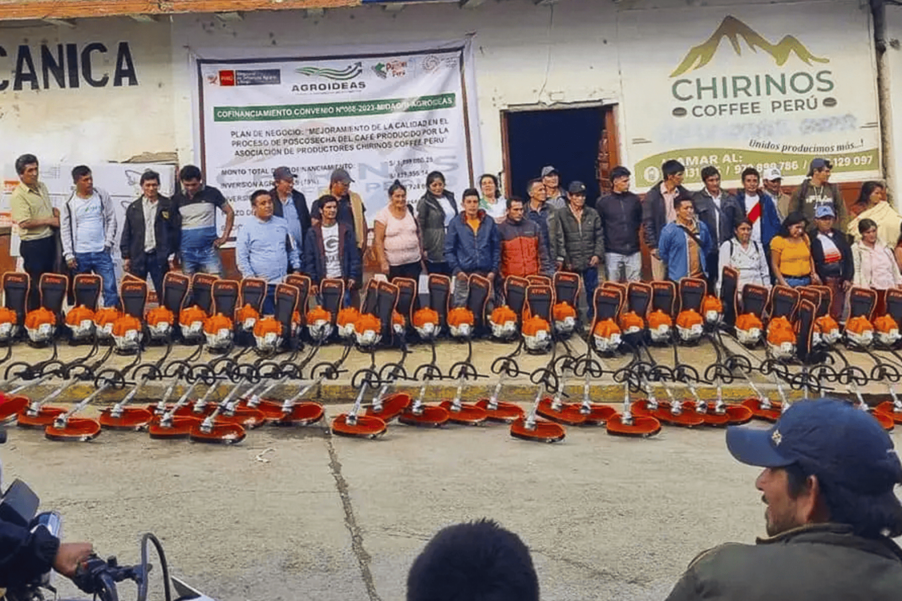 Maquinaria de poscosecha en funcionamiento